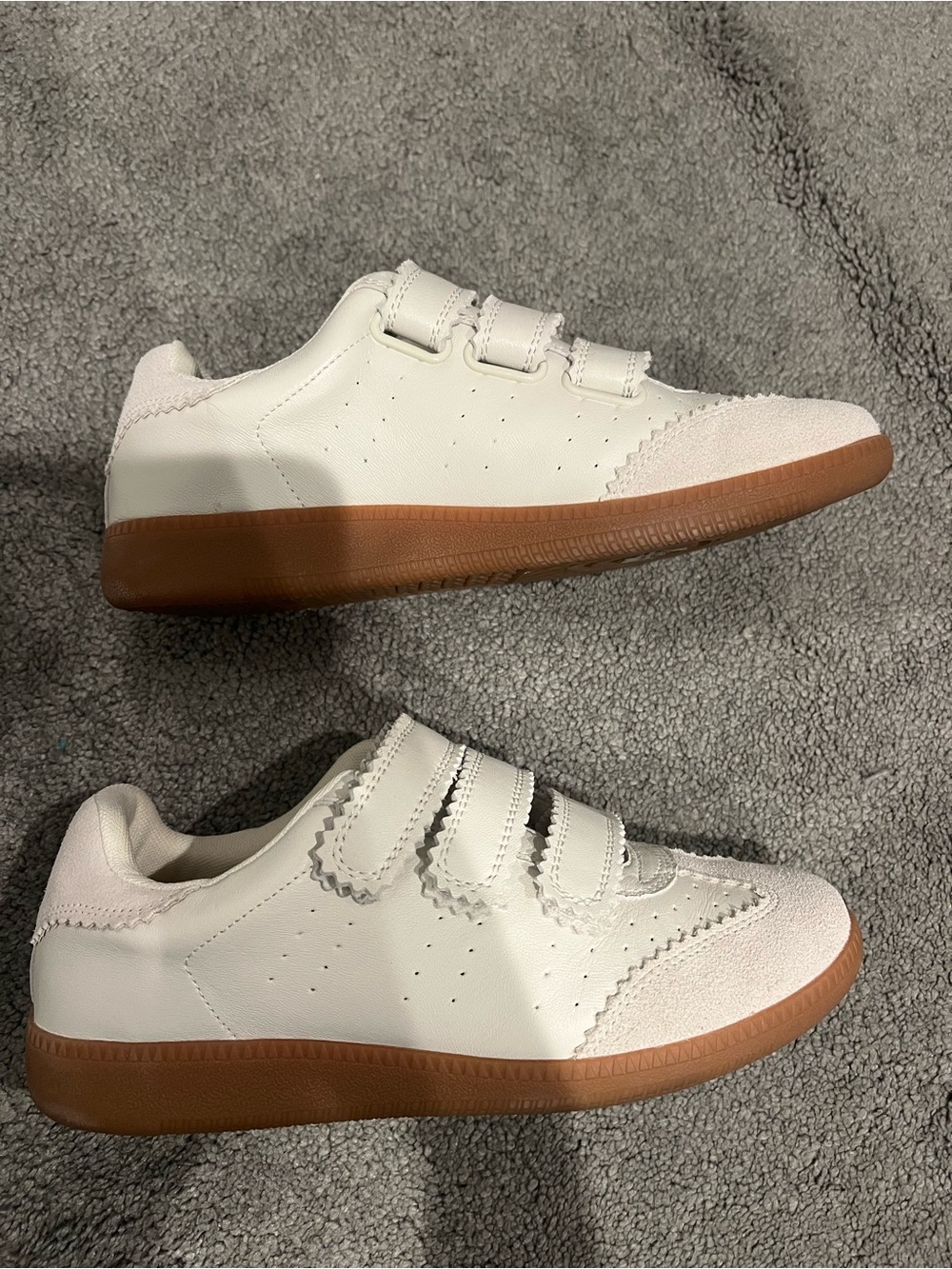 White Silent D brand new sneakers